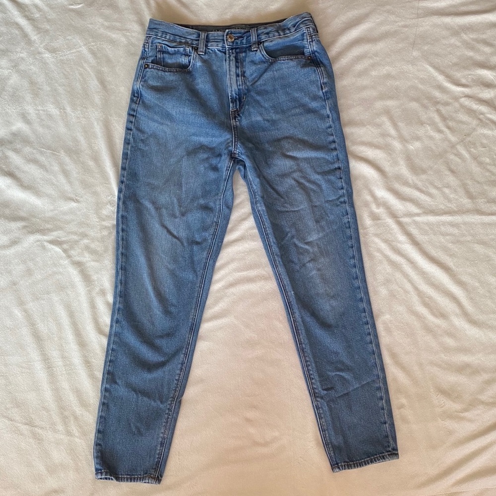 American Eagle Mom Jeans